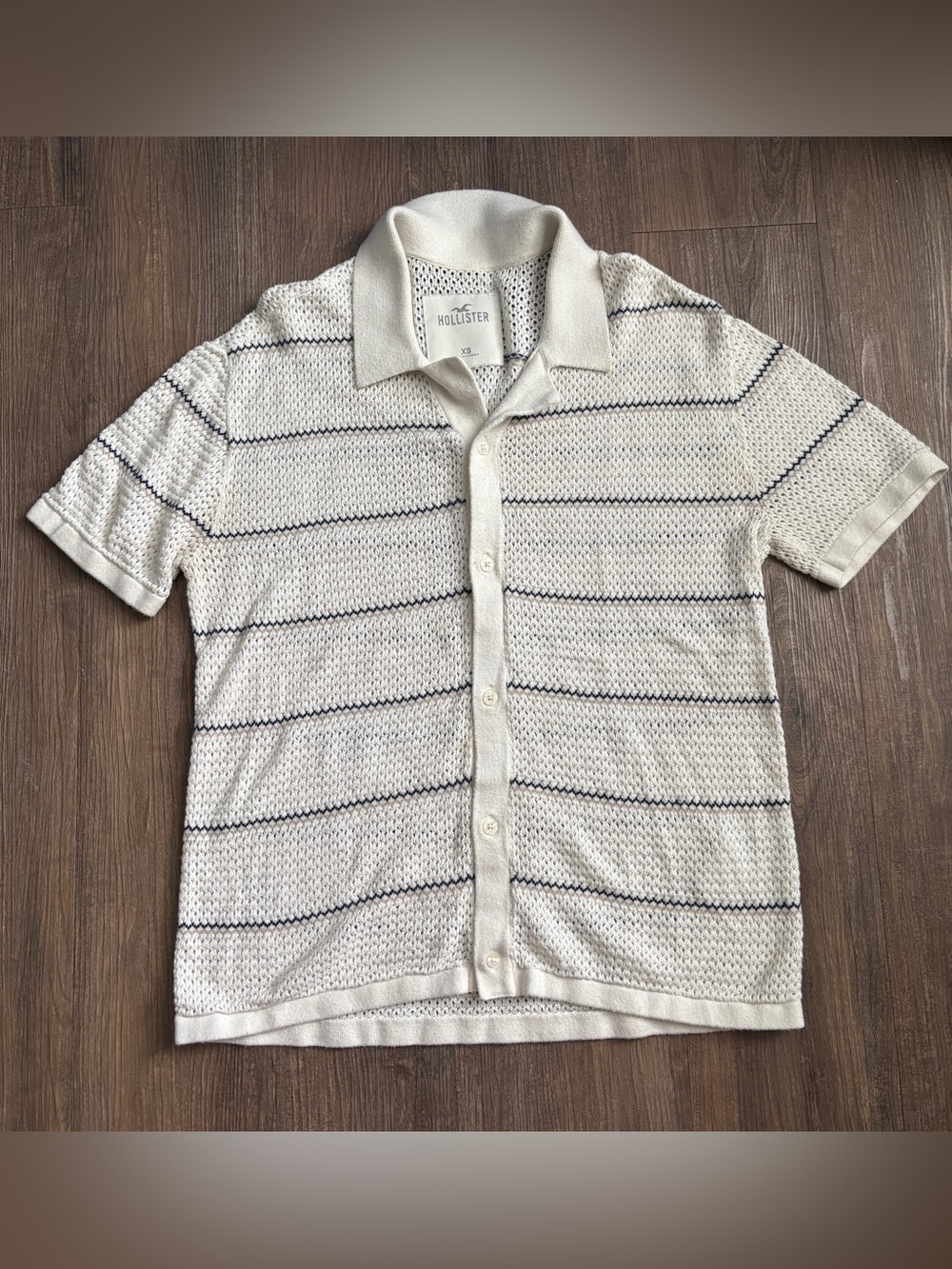 Hollister cream and blue knit shortsleeved top size XS